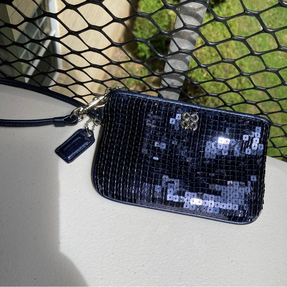 Coach Navy Blue Sparkle Sequins Zipper Pouch Wristlet Cosmetic Bag Purse Wallet - Picture 14 of 17